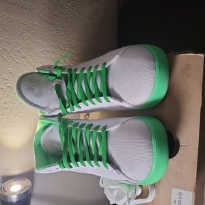 Nike Lunar Blazer...poison green....excellent condition.